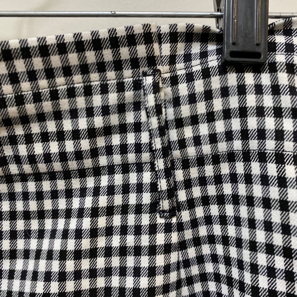NWT LF mini skirt - Picture 3 of 8
